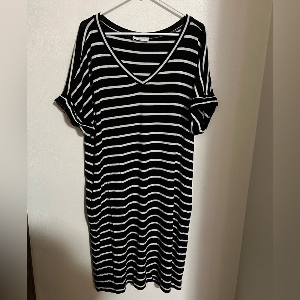 ZENANA Classic Lightweight Striped Midi Dress Cuff Sleeves Pockets Black White
